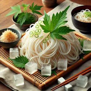 盛り付けにこだわった美しいそうめん、薬味と一緒に風流を楽しむ涼味料理 Elegantly presented somen noodles with condiments, offering a refined and cooling seasonal dish